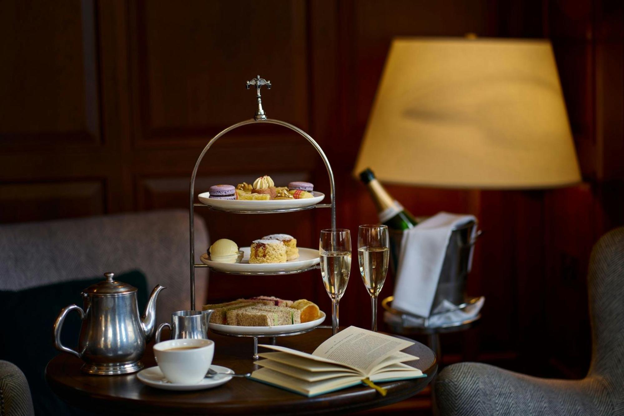 Hotel Arms, Autograph Collection 4*